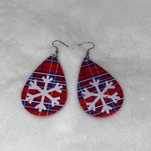 Red white blue plaid snowflake faux leather Earrings NEW